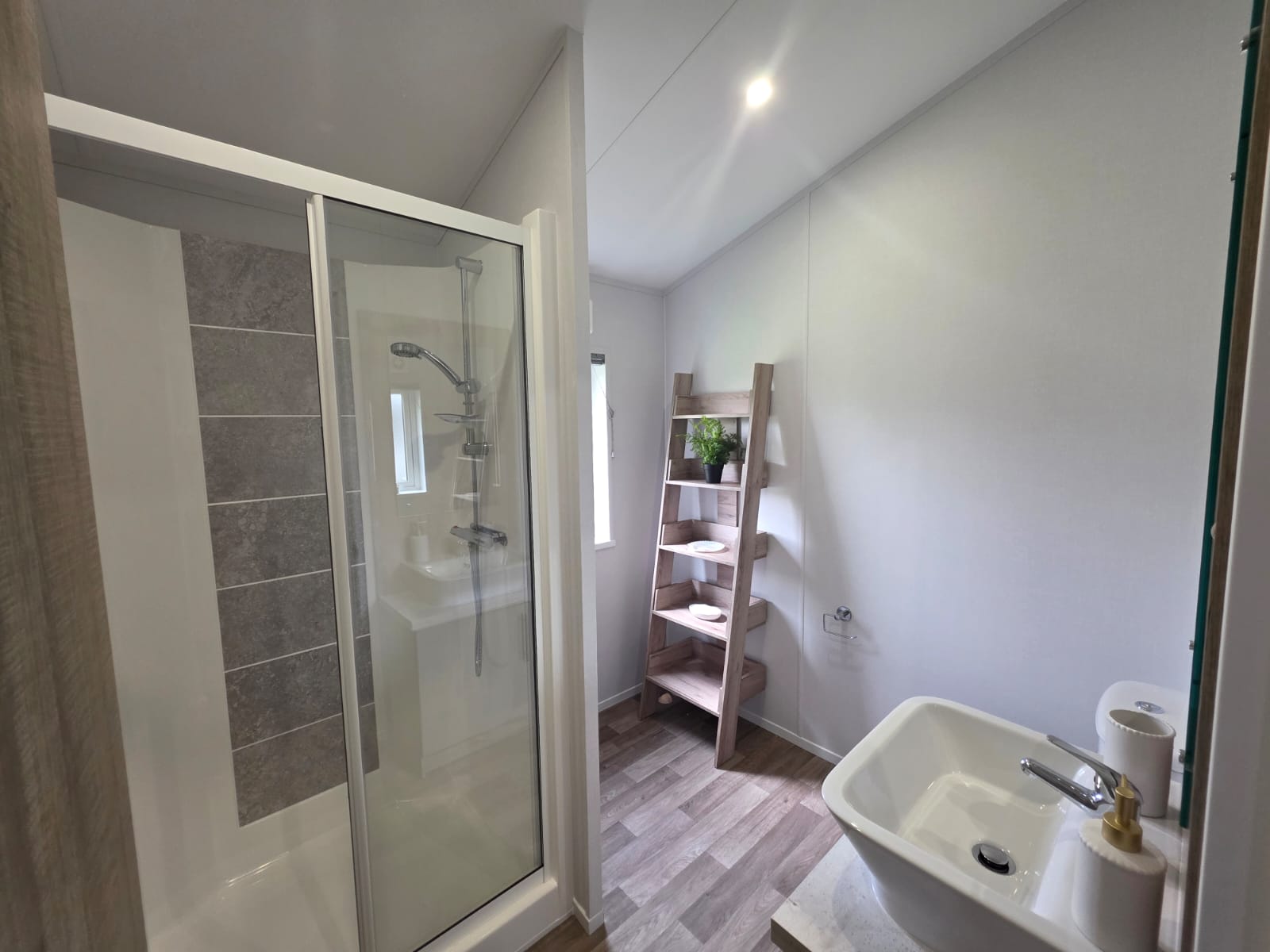 Brickyard lakes - lodges-for-sale